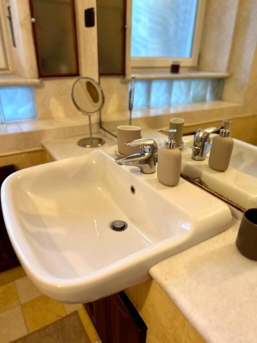 Porta Genova Suite Modern House มิลาน ภายนอก รูปภาพ